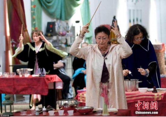 找对象还是骗金钱流量?开元棋牌塔罗牌算命帮(图1) 找对象还是骗金钱流量?开元棋牌塔罗牌算命帮(图1)